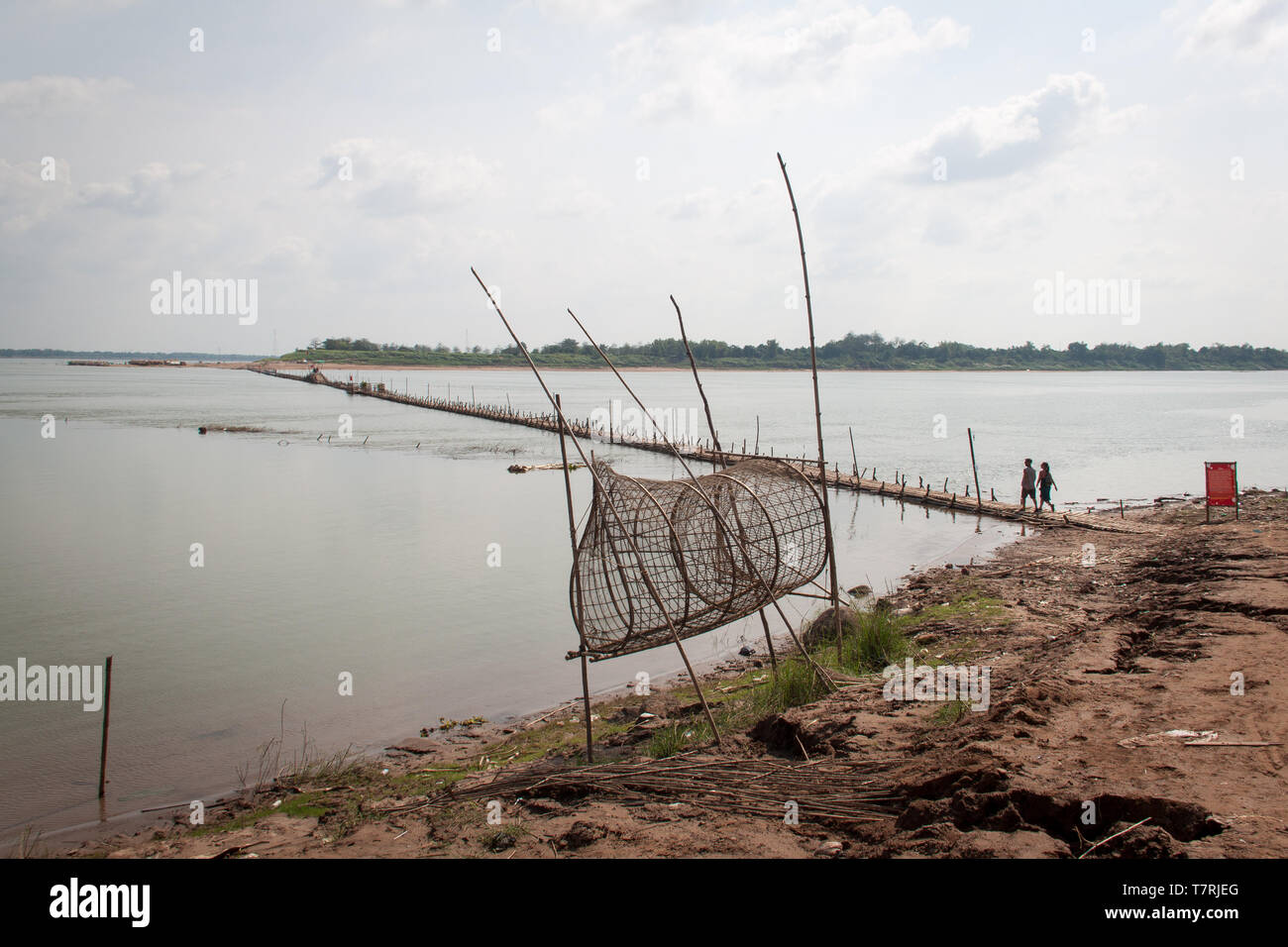 Bamboo bridge in the Mekong, in Kampong Cham, Cambodia Stock Photo