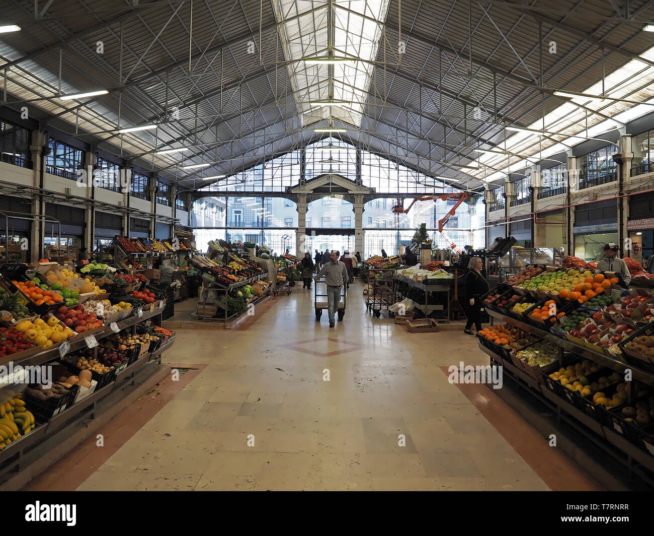 Lisbon fish market hi-res stock photography and images - Alamy