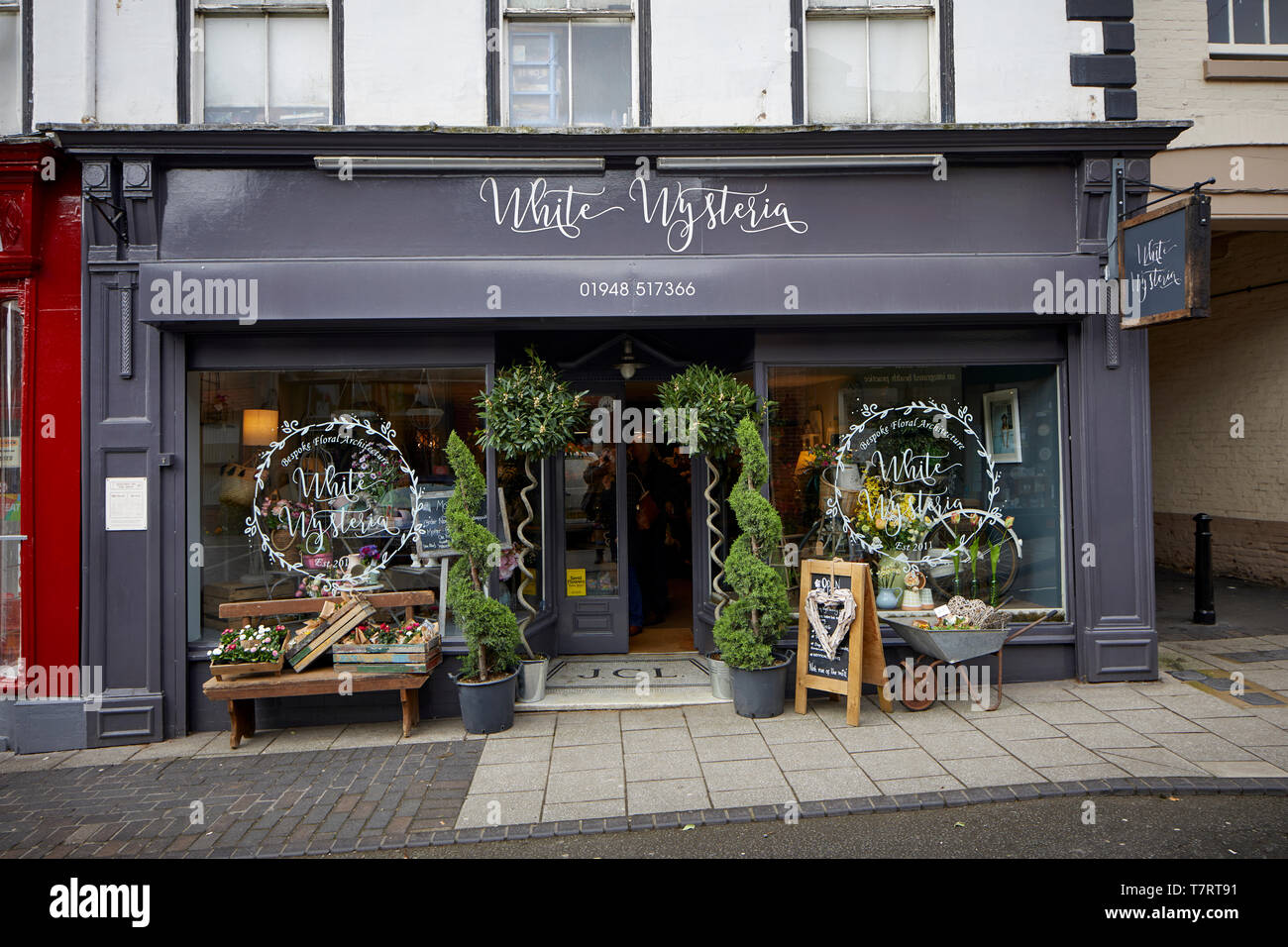 English florist shop front hires stock photography and images Alamy