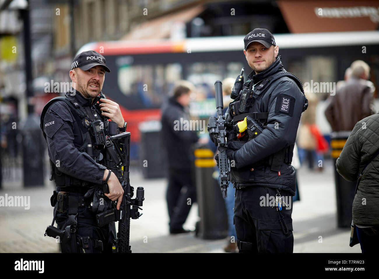 Newcastle upon Tyne, Armed police on the city centre Stock Photo