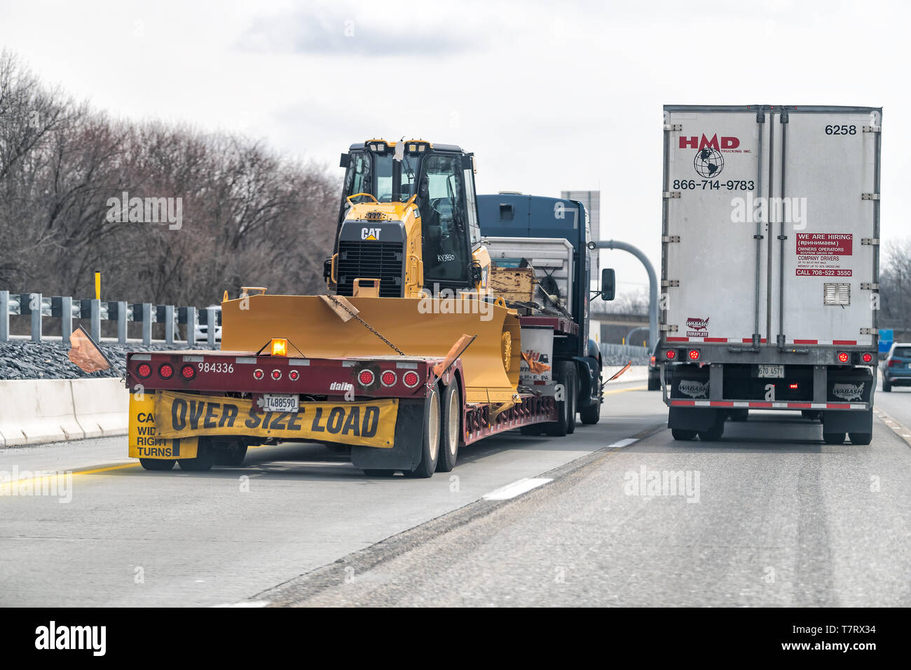 Oversize load semi truck hires stock photography and images Alamy