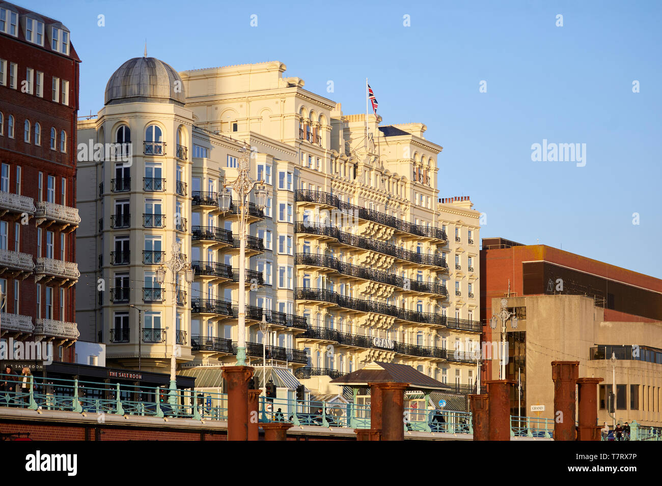 Hotels that are on Brighton Beach front Stock Photo Alamy