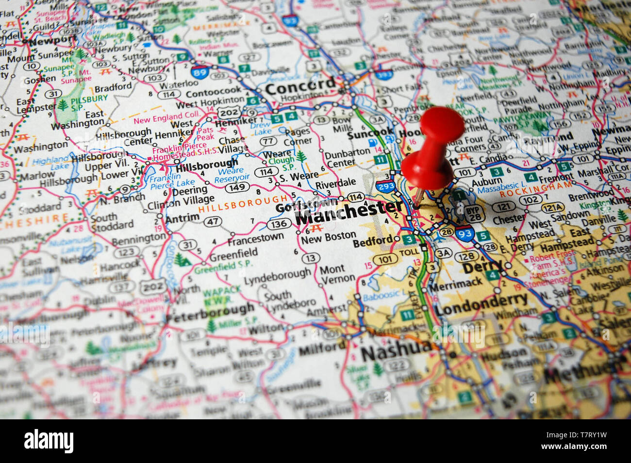 A map of Manchester, New Hampshire marked with a push pin Stock Photo