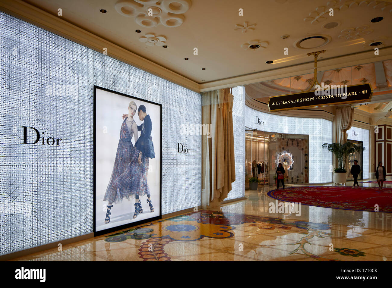 Las Vegas, Paradise, Nevada USA, Five star Wynn hotel and mall interior  Louis Vuitton store Stock Photo - Alamy