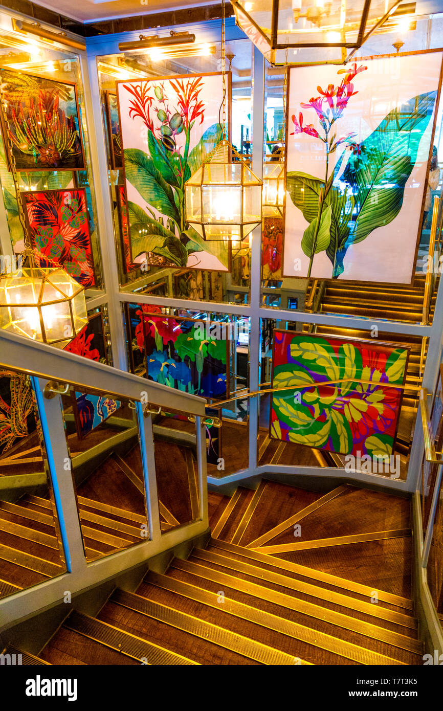 Art Deco Inspired Interior Of Ivy In The Park In Canary
