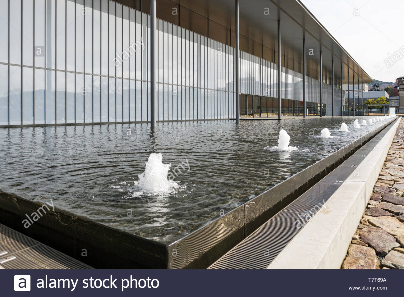 Infinity Pool Design Element Part Of The Heisei Chishinkan Wing Of The Kyoto National Museum Designed By Architect Taniguchi Yoshio The Linear Desig Stock Photo Alamy