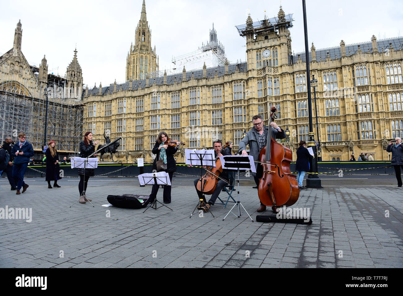 London, UK. 8th  May, 2019. Dash Arts, anti-Brexit European Flash Mob, Outside Westminster Abbey, performing a 5 minute extract from Bethoven’s 9th (Ode to Joy) celebrating the enduring links between UK and Europe Credit: Van Quan/Alamy Live News Stock Photo