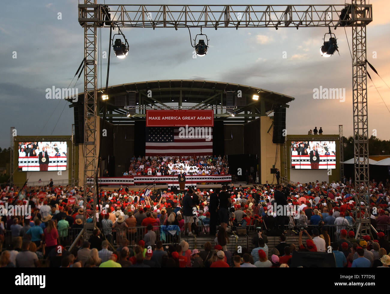 Florida, USA. 08th May, 2019. U.S. President Donald Trump addresses supporters at a Make America Great Again rally at the Aaron Bessant Park  Amphitheater on May 8, 2019 in Panama City Beach, Florida. Credit: Paul Hennessy/Alamy Live News Stock Photo