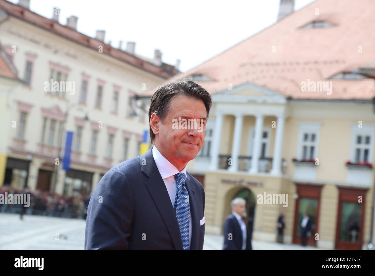 Sibiu, Romania. 9th May, 2019. Italian Prime Minister Giuseppe Conte arrives in the Grand Square in front of the Sibiu City Hall to attend the European Union (EU) informal summit in Sibiu, Romania, May 9, 2019. The leaders of the EU member states on Thursday agreed on defending 'one Europe' and upholding the rules-based international order in their '10 commitments' declaration, made at an informal summit in Sibiu. Credit: Chen Jin/Xinhua/Alamy Live News Stock Photo