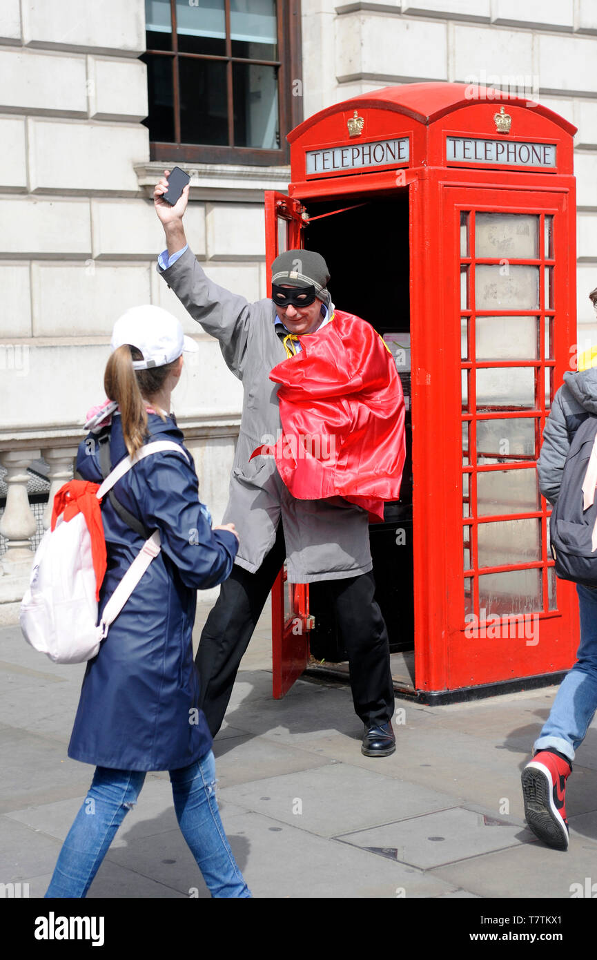London, UK, 9 May 2019 Kevin Maguire, political journalist, filming in Whitehall Credit: JOHNNY ARMSTEAD/Alamy Live News Stock Photo