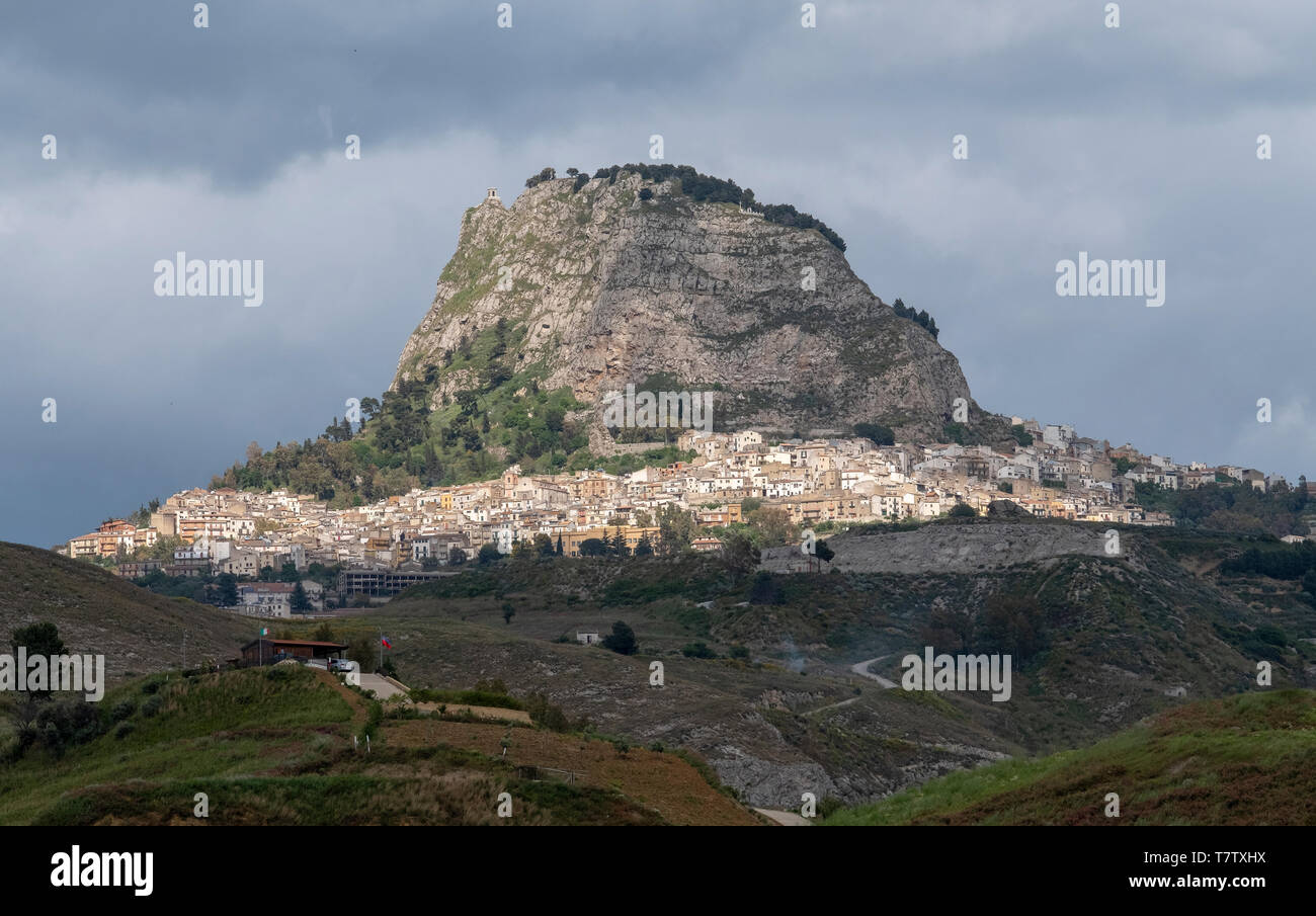 The hill top town of Sutera in the province of Caltanissetta, Sicily. Stock Photo
