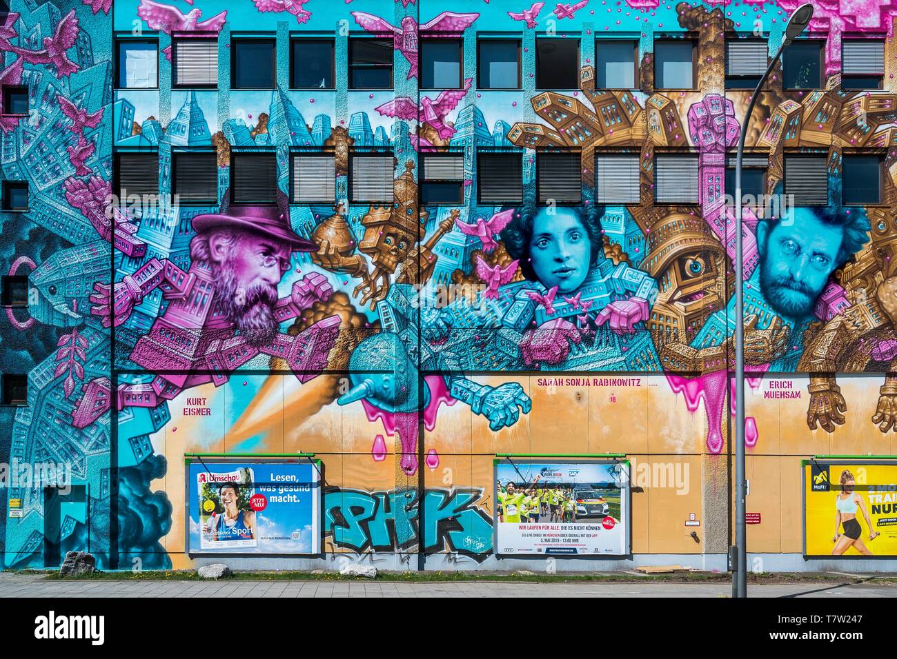 Facade with graffiti, SWM Stadtwerke Munich, Obergiesing, Munich, Upper Bavaria, Bavaria, Germany Stock Photo