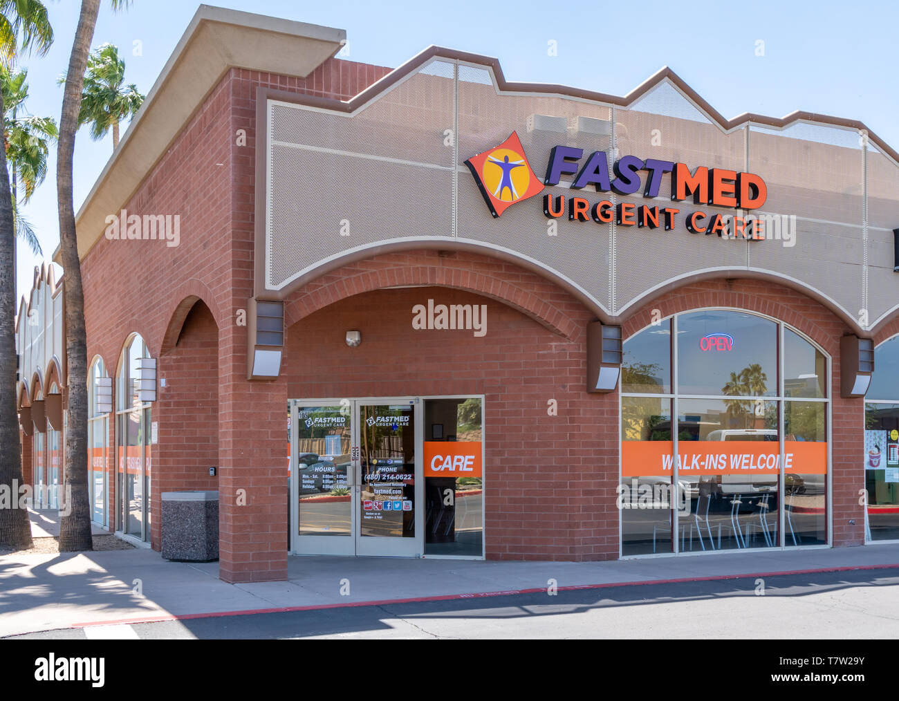 TEMPE, AZ/USA - APRIL 10, 2019: FastMed Urgent Care clinic exterior and trademark logo. Stock Photo