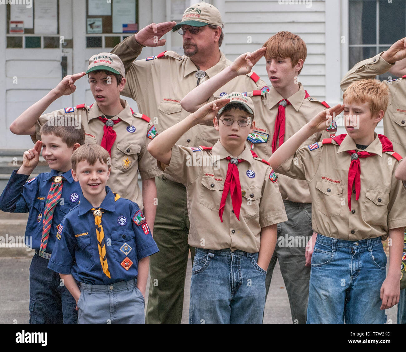 Scouts salute hires stock photography and images Alamy