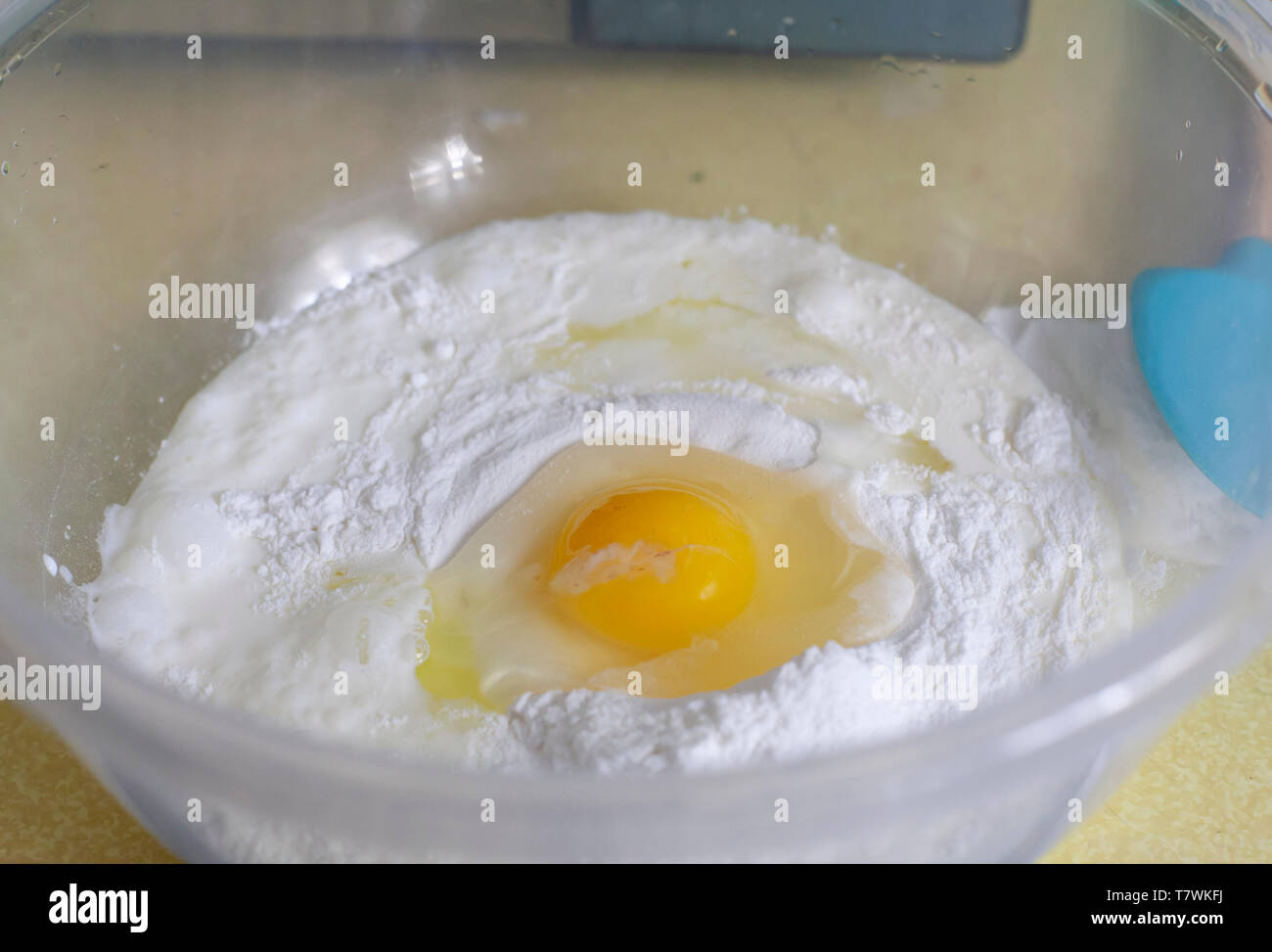 Thickening egg hires stock photography and images Alamy