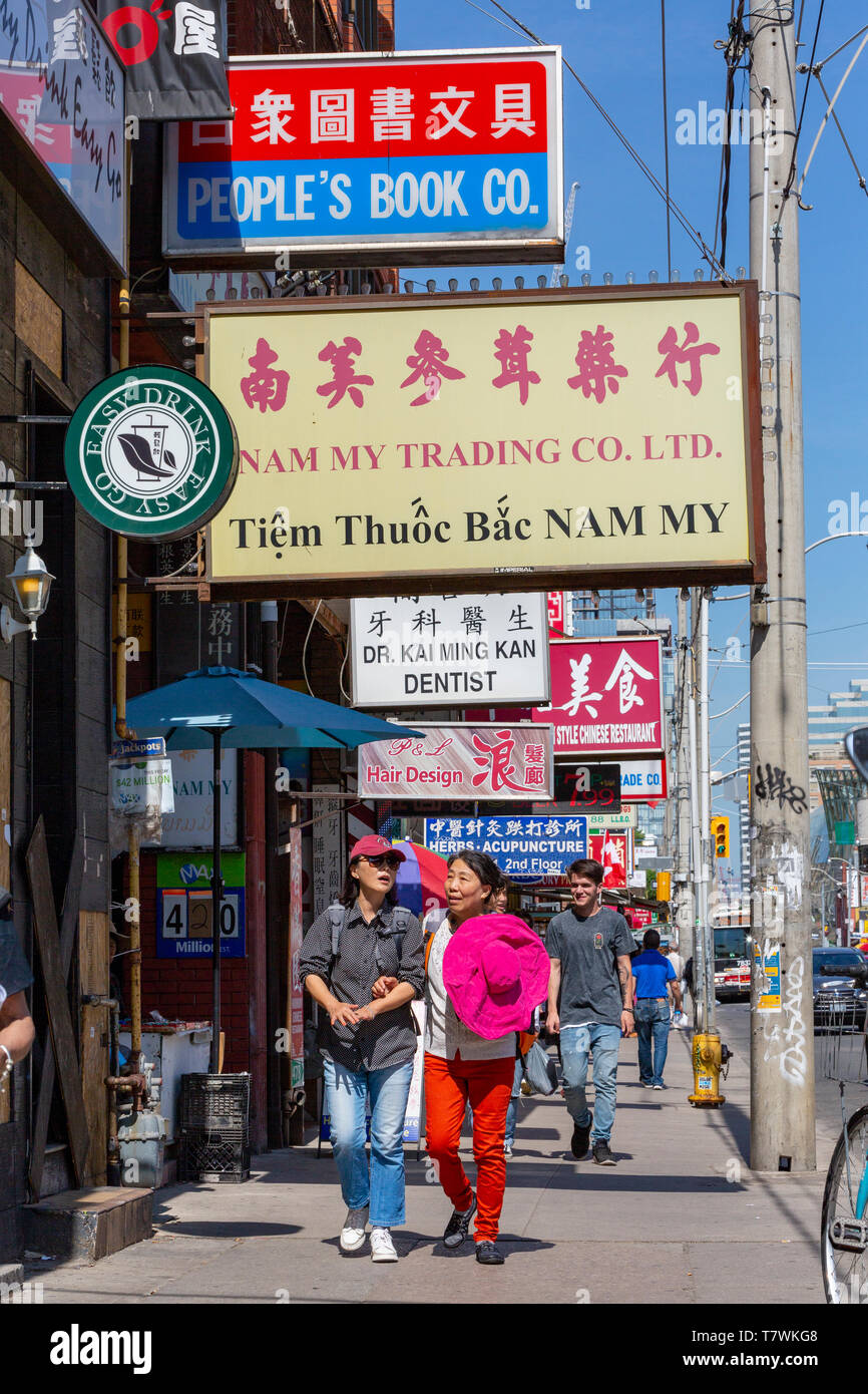 Canada, Province of Ontario, City of Toronto, Chinatown, Dundas Street, chinese shops and signs Stock Photo