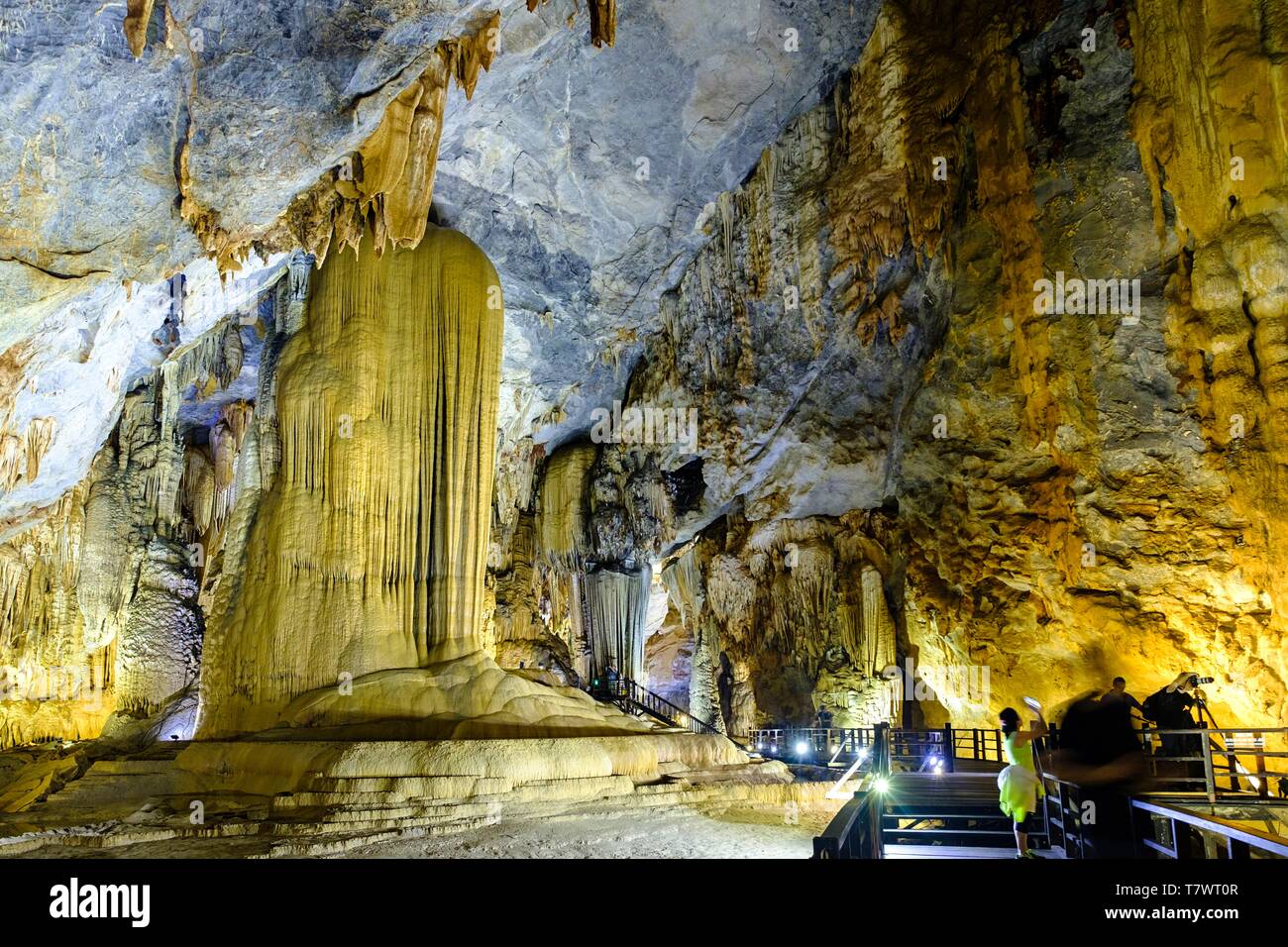 vietnam-quang-binh-province-national-park-of-phong-nha-ke-bang-listed