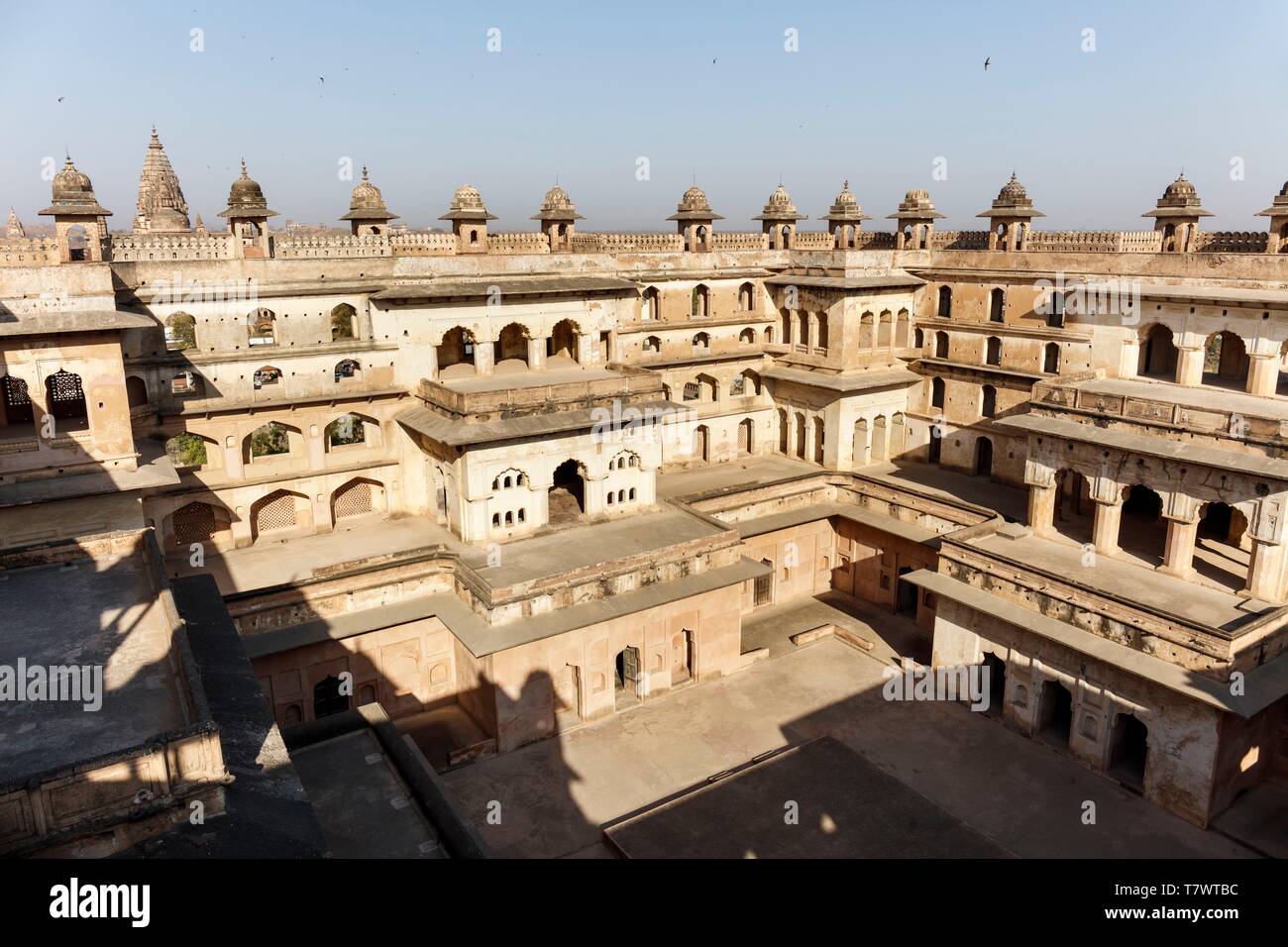 India, Madhya Pradesh, Orchha, Raja Mahal palace courtyard Stock Photo