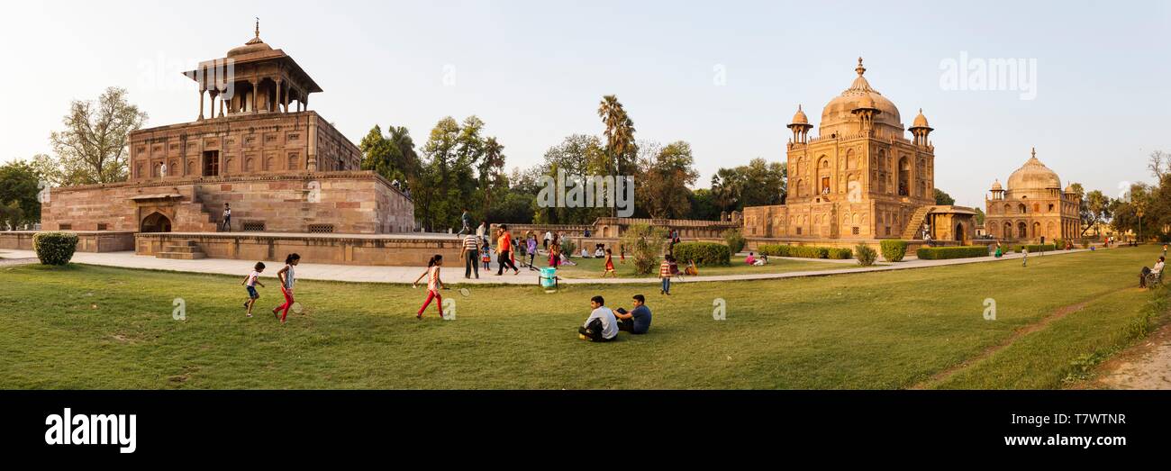 India, Uttar Pradesh, Allahabad, Khusru Bagh in the Mughal garden, Shah Begum, Nisar Begum and Khusru mausoleums at sunset Stock Photo