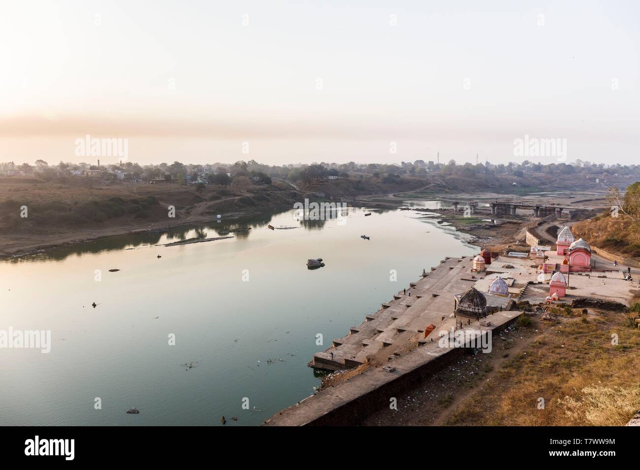 India, Madhya Pradesh, Burhanpur, Tapti river and the ghats Stock Photo -  Alamy
