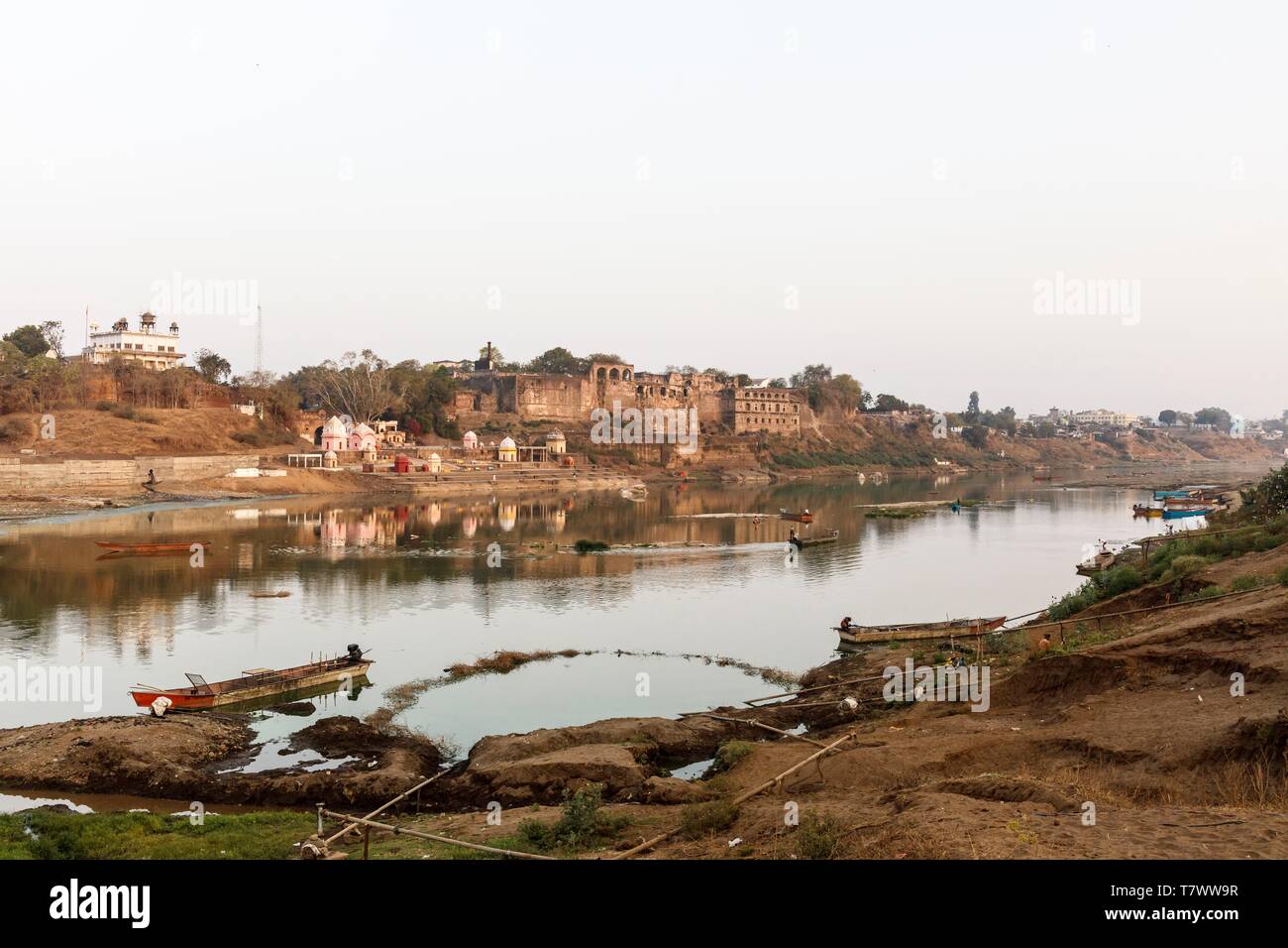 Tapti river hi-res stock photography and images - Alamy