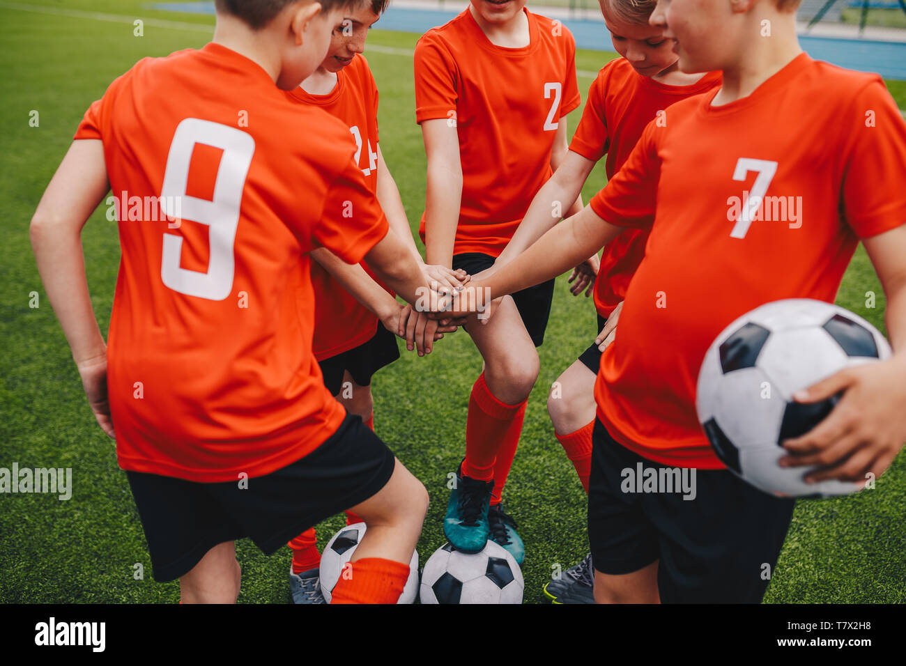 Hand shoulder support school hires stock photography and images Alamy