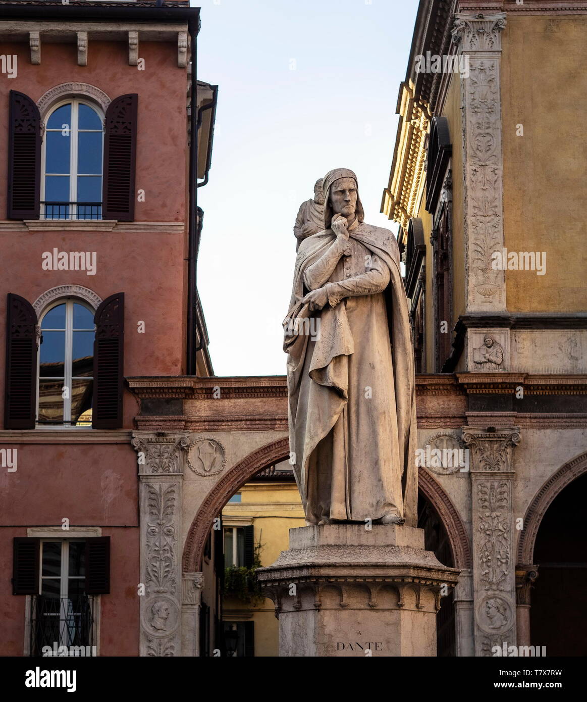 Scultura dante hi-res stock photography and images - Alamy