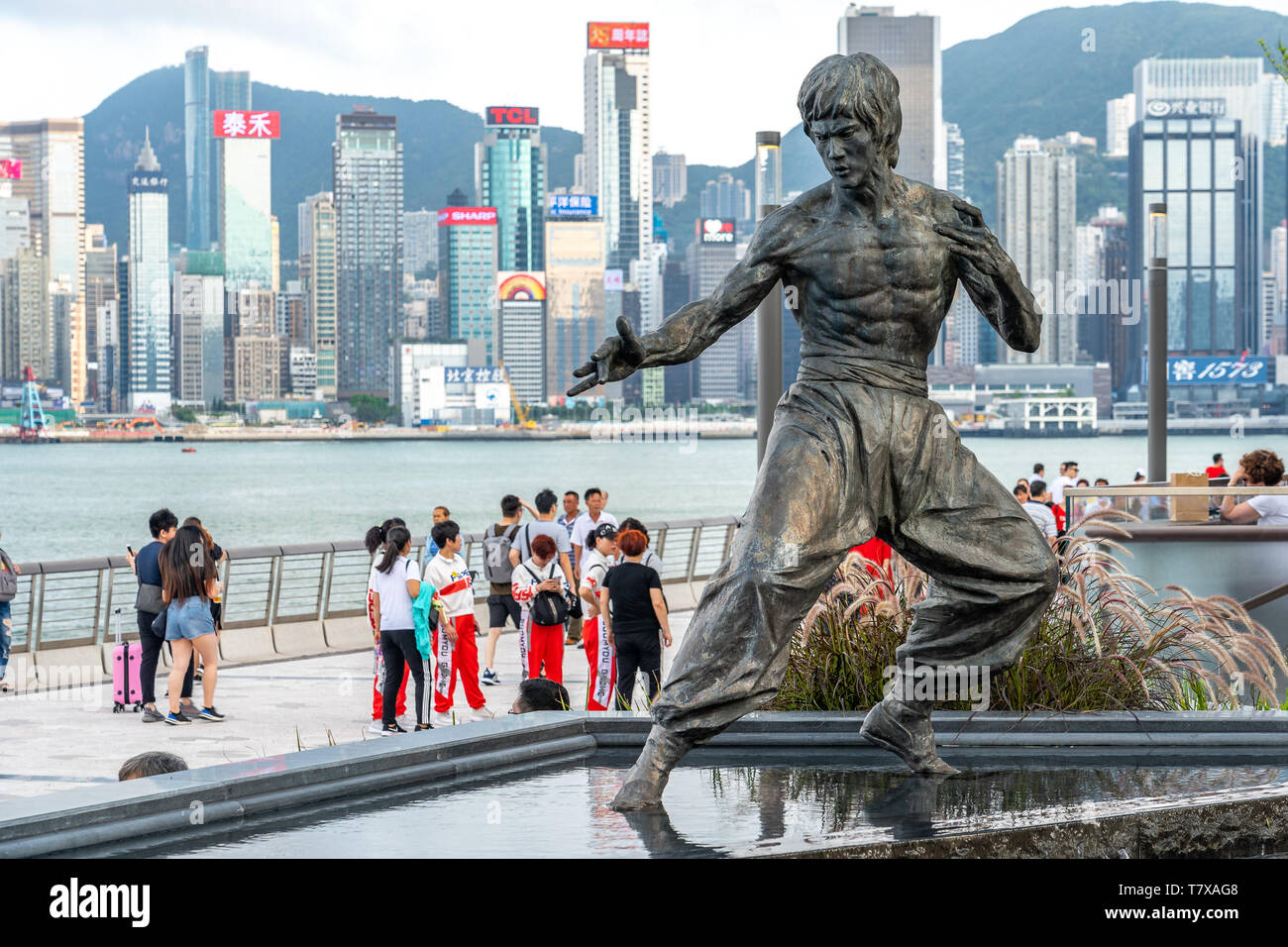Hong Kong, China - The statue of Bruce Lee on the Avenue of Stars Stock  Photo - Alamy