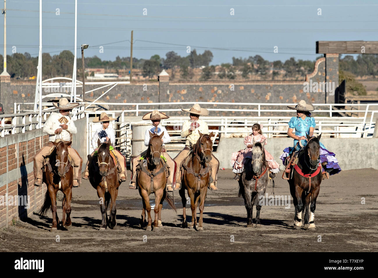 Three cowboys on horseback hi-res stock photography and images - Alamy