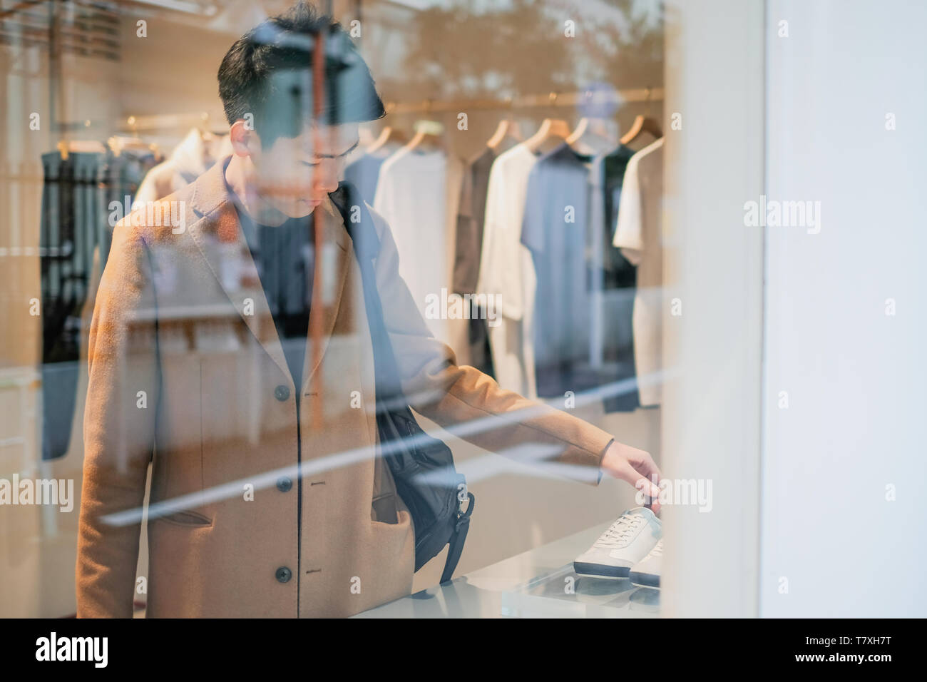 Clothes shop interior hi-res stock photography and images - Alamy