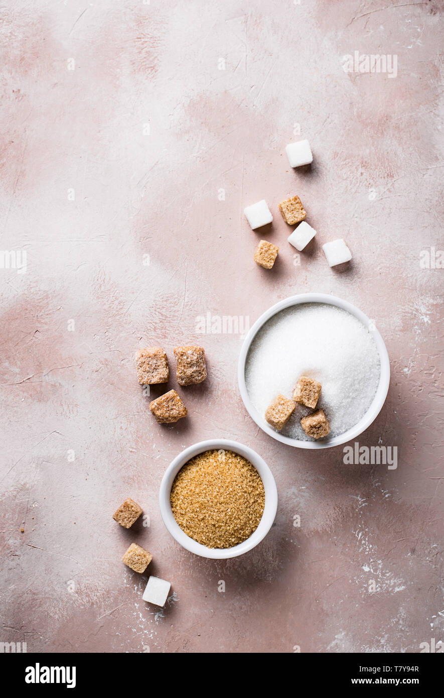 Assortment of white and brown cane sugar Stock Photo Alamy