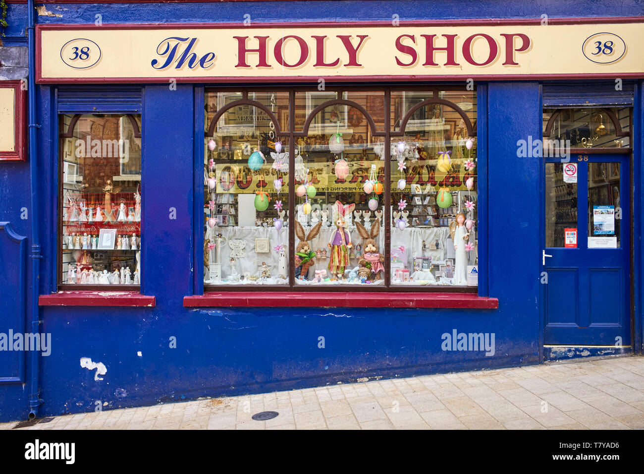 The Holy Shop with easter bunnies in the window at Londonderry City, Northern Ireland Stock Photo