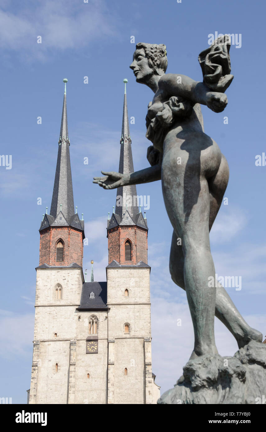 Marienkirche und Hallmarkt, Halle, Sachsen-Anhalt, Deutschland Stock Photo