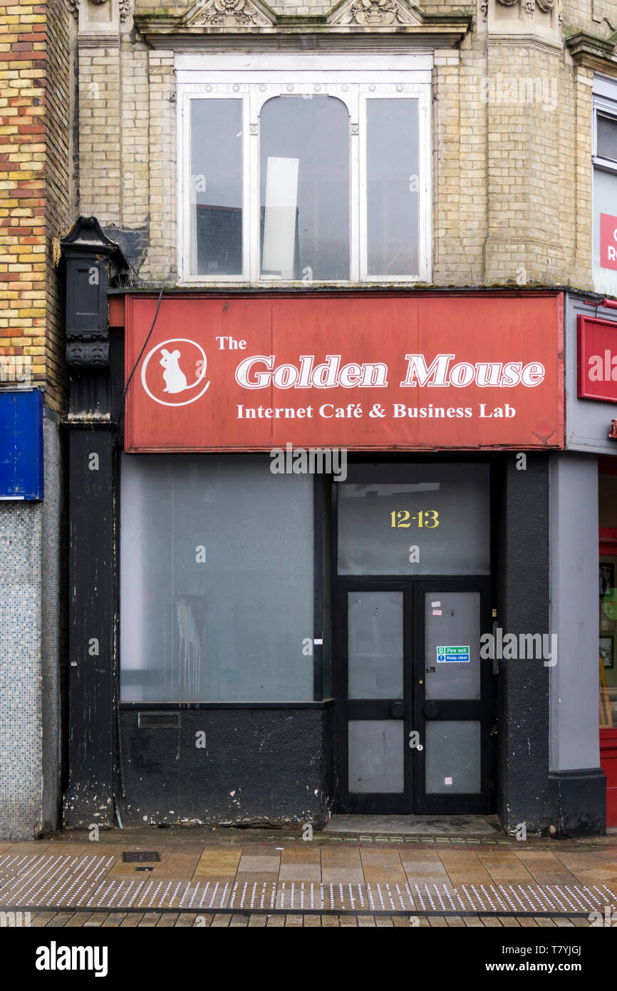 Closed premises of The Golden Mouse internet cafe & business lab in Bromley, South London. Stock Photo