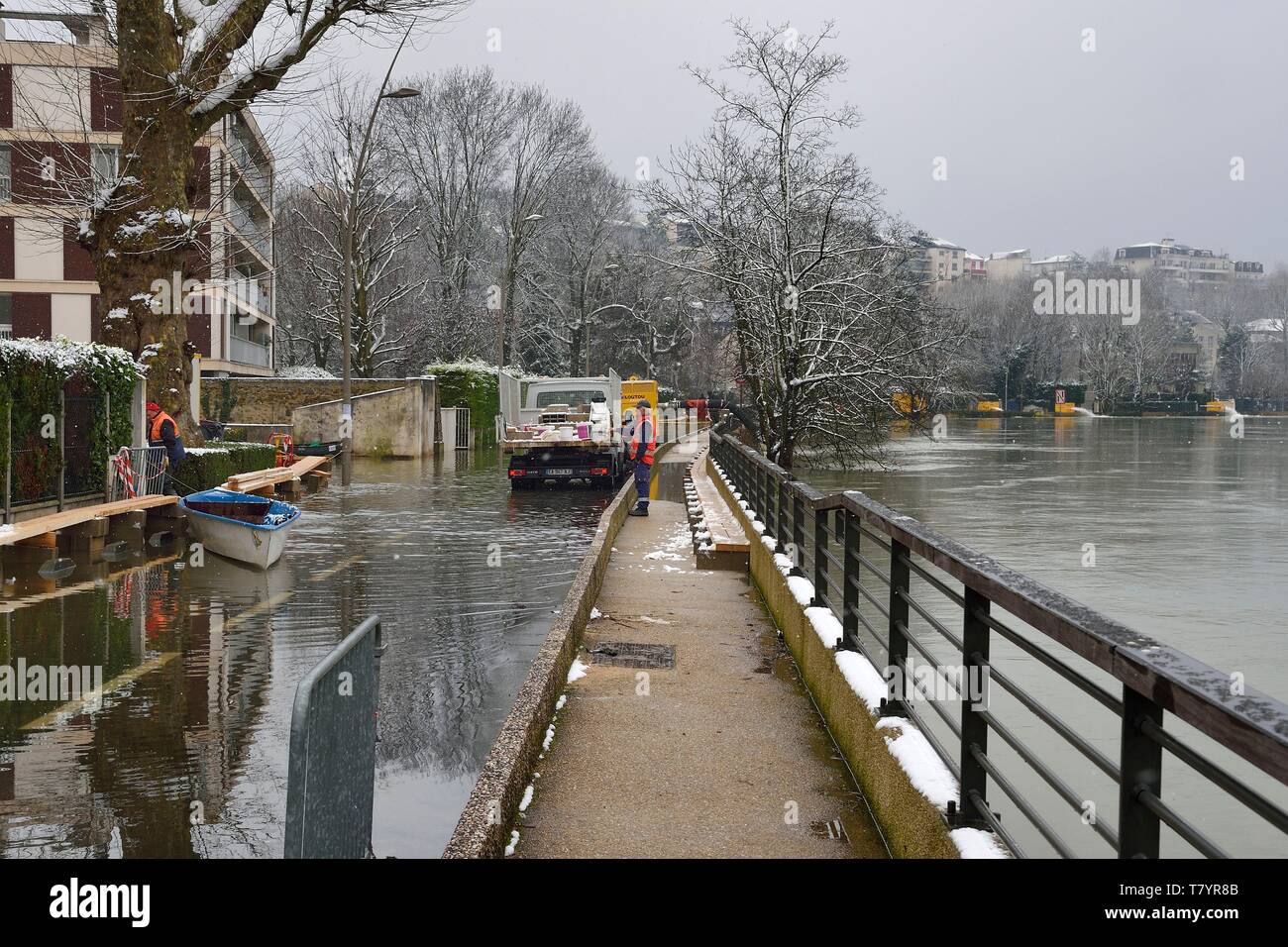 France, Val de Marne, the Marne riverside, Bry sur Marne, the Marne riverside flooded Stock Photo