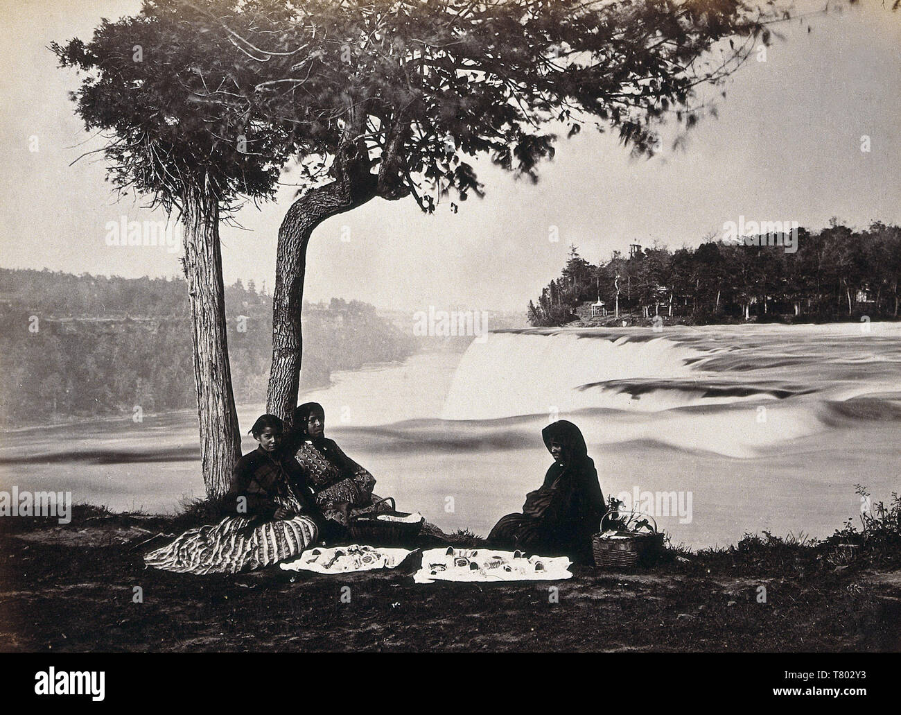 Native American Women and Niagara Falls, 1880 Stock Photo