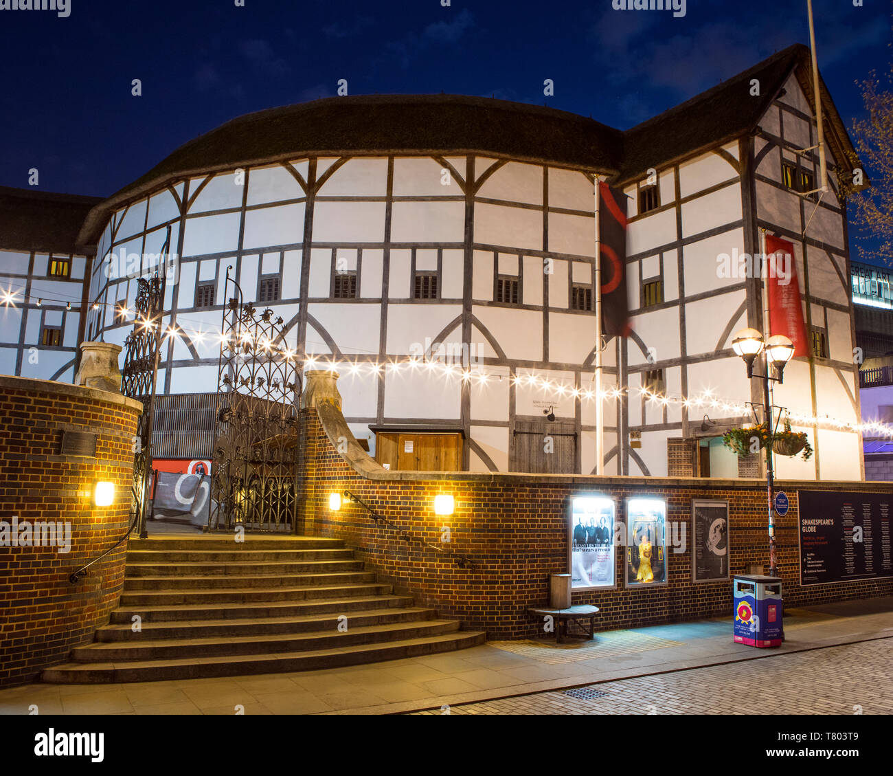 The Globe Theatre Night High Resolution Stock Photography and Images - Alamy