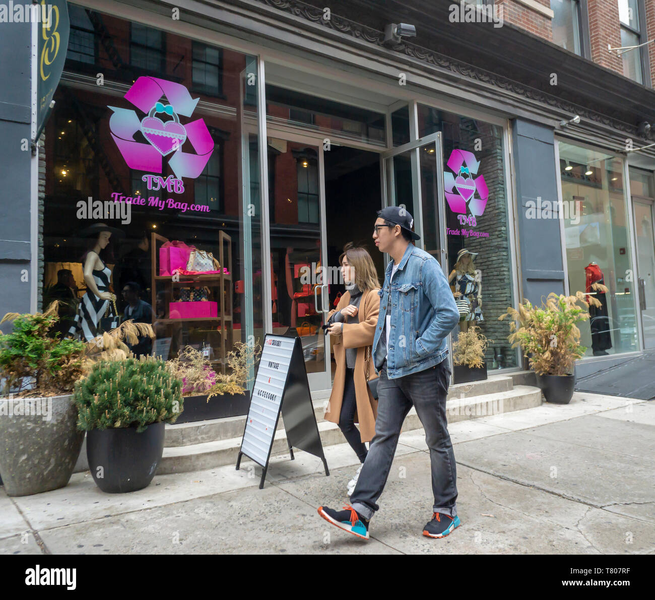 A popup location for the online handbag merchant Trade My Bag, located