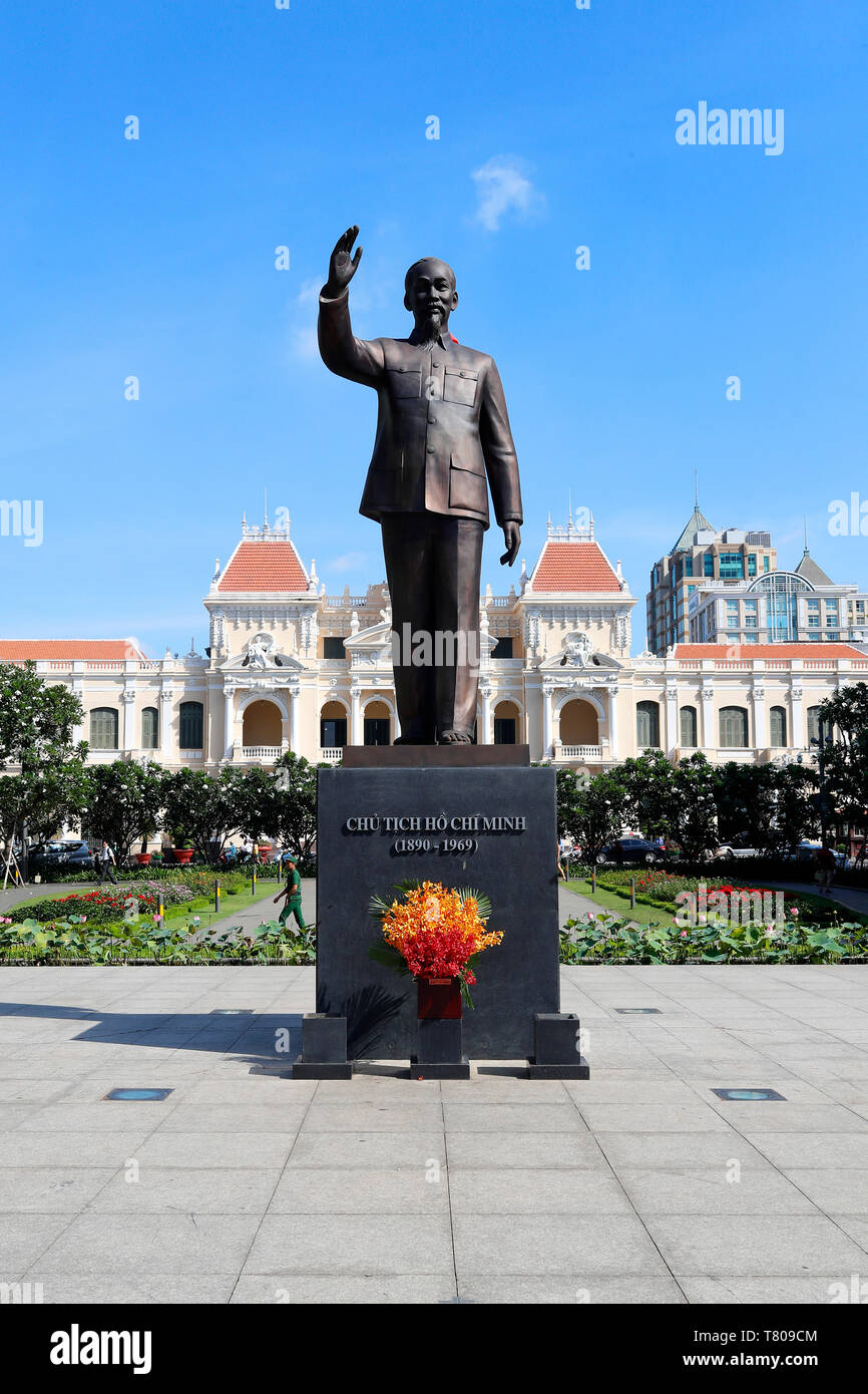 District 1, Ho Chi Minh statue and City Hall, Ho Chi Minh City, Vietnam, Indochina, Southeast Asia, Asia Stock Photo