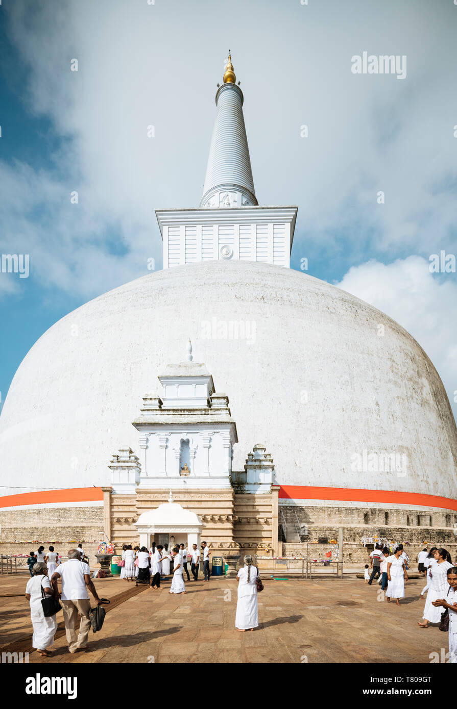 Ruwanweli Saya Dagoba (Golden Sand Stupa), Anuradhapura, UNESCO World Heritage Site, North Central Province, Sri Lanka, Asia Stock Photo