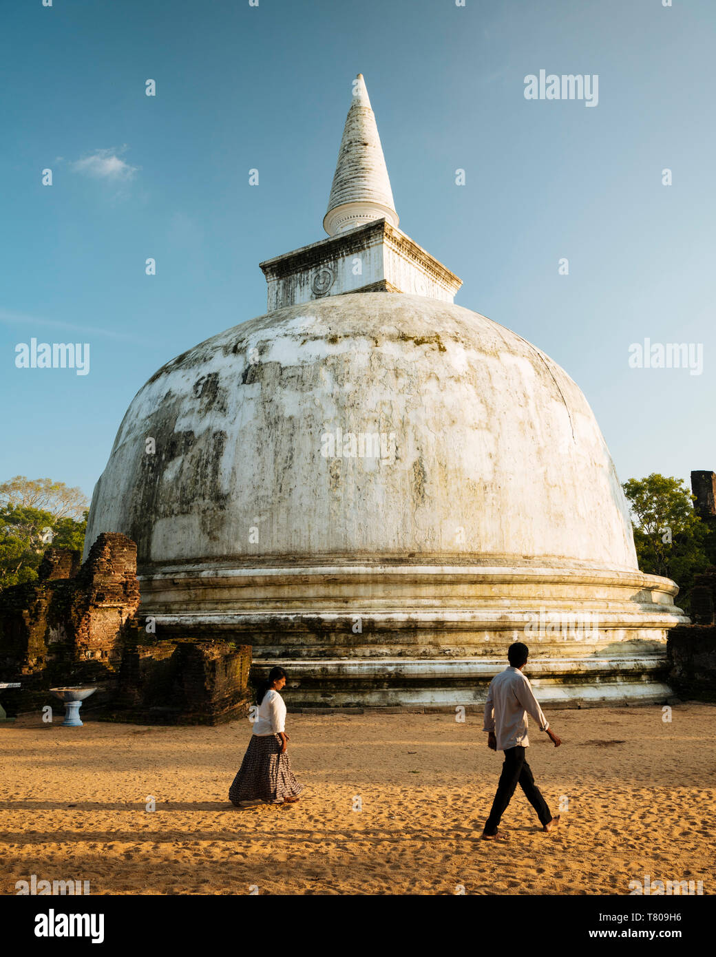 Kiri Vihara Dagoba, Polonnaruwa, UNESCO World Heritage Site, North Central Province, Sri Lanka, Asia Stock Photo