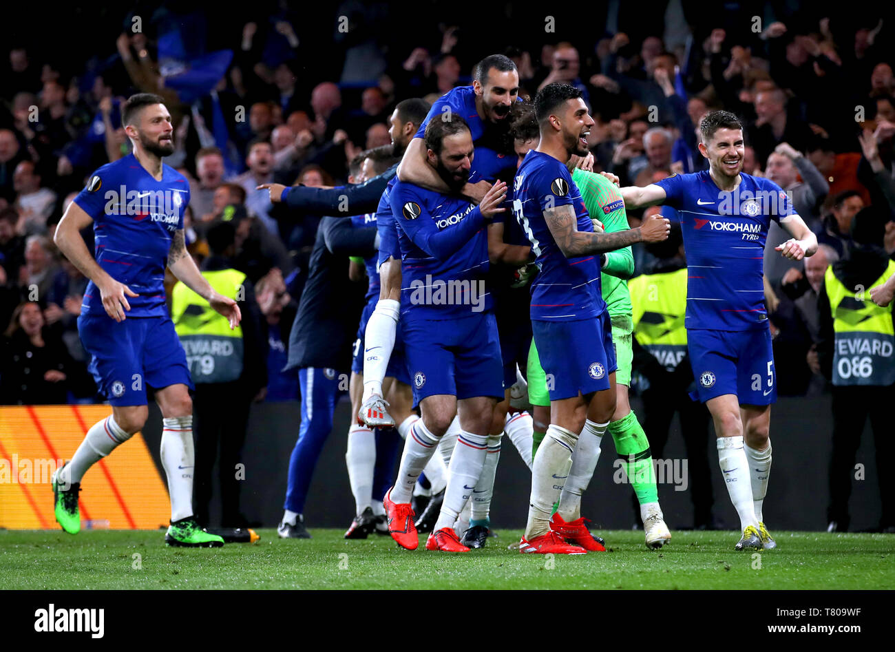 Chelsea players celebrate winning the penalty shoot out during the UEFA Europa League, Semi Final, Second Leg at Stamford Bridge, London. Stock Photo