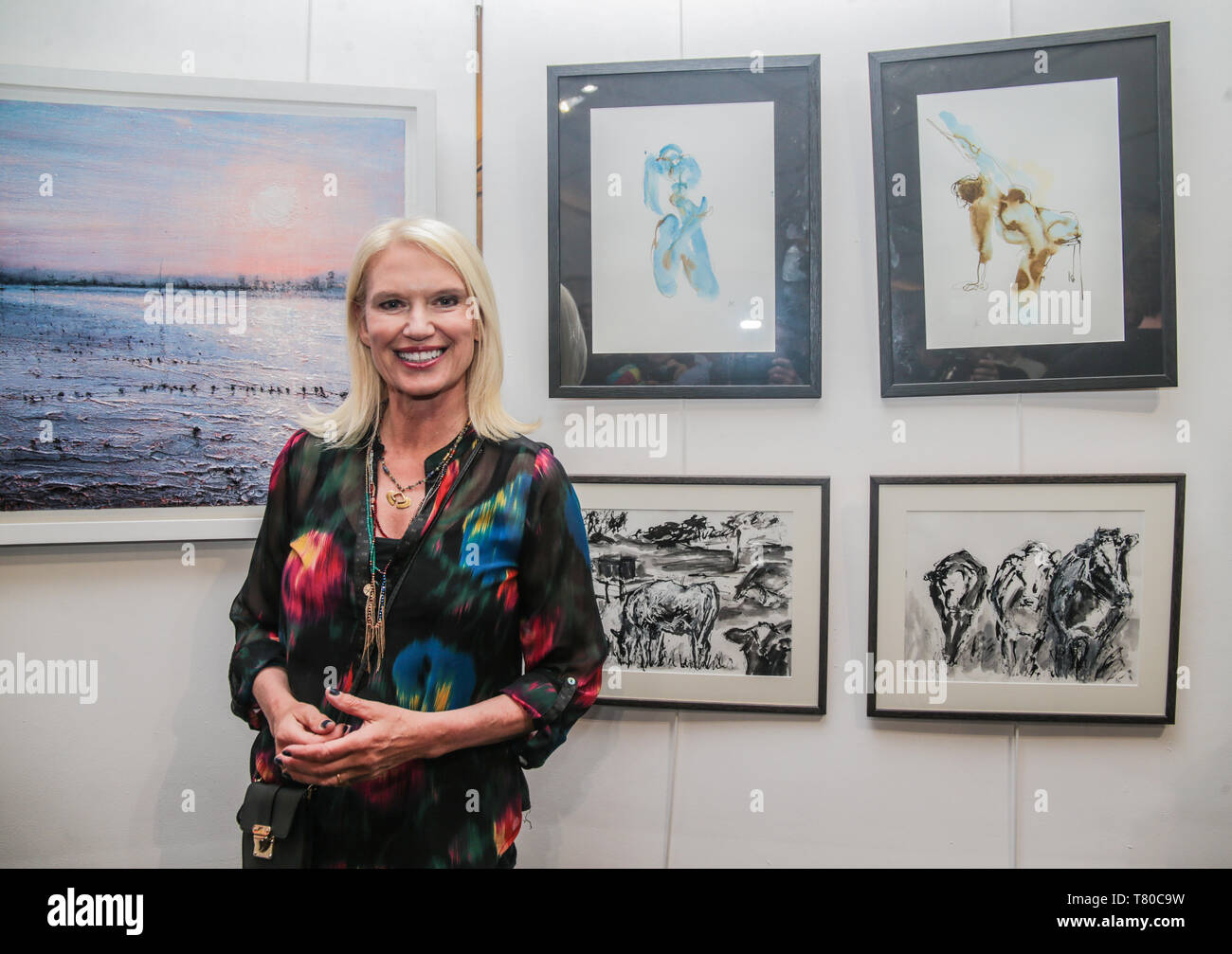 London Uk 09th May 2019 This Year S Special Guest Invited To Open The Wimbledon Art Fair Was Actress And Broadcaster Anneka Rice Best Known For Her Program Treasure Hunt Broadcasted On Channel