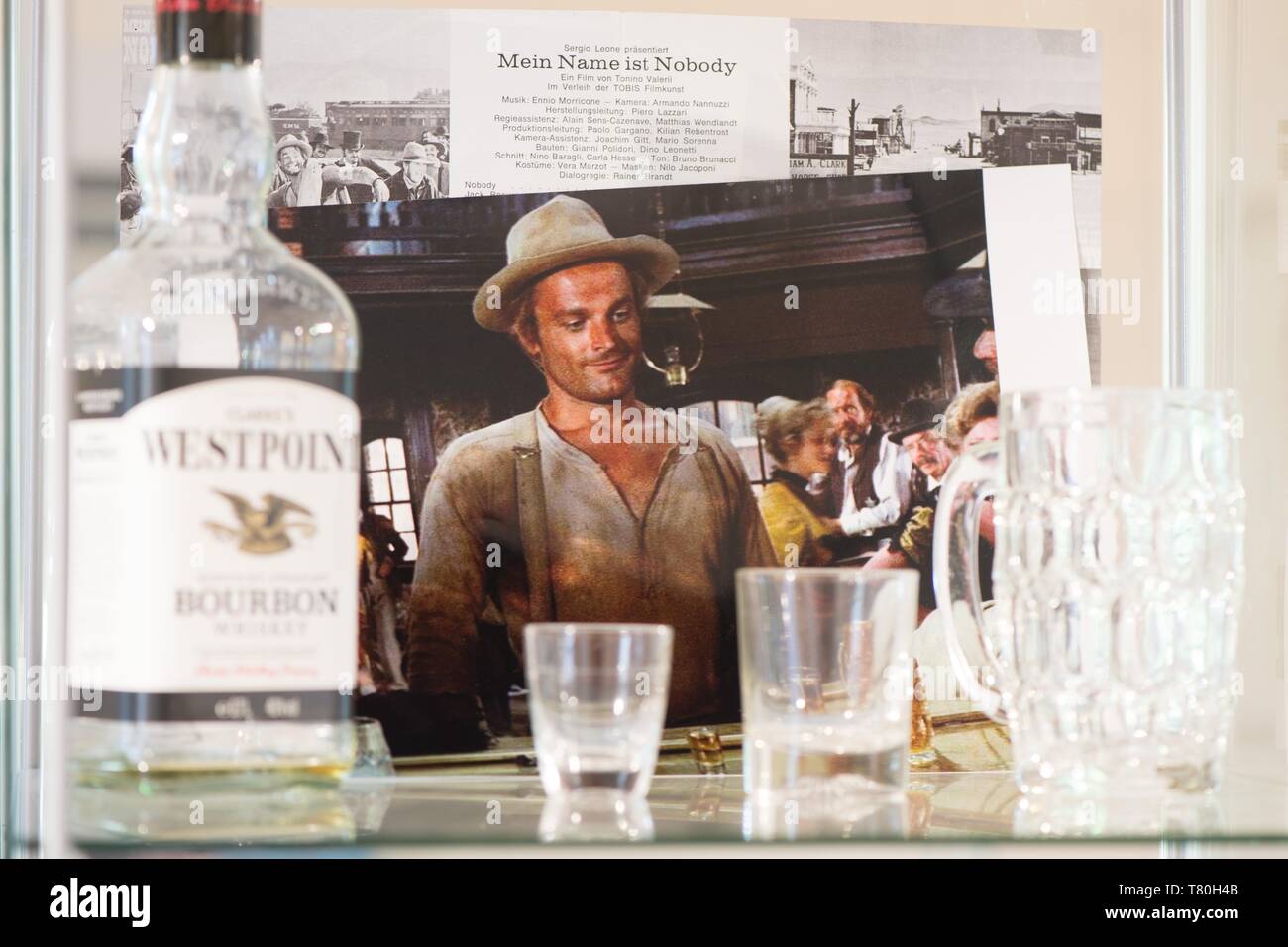 Lommatzsch, Germany. 09th May, 2019. Exhibits are displayed in a showcase at the Terence Hill Museum. The museum in honour of the actor whose real name is Mario Girotti will be opened on 11 May 2019 in the town of 5000 inhabitants. Credit: Sebastian Kahnert/dpa-Zentralbild/dpa/Alamy Live News Stock Photo