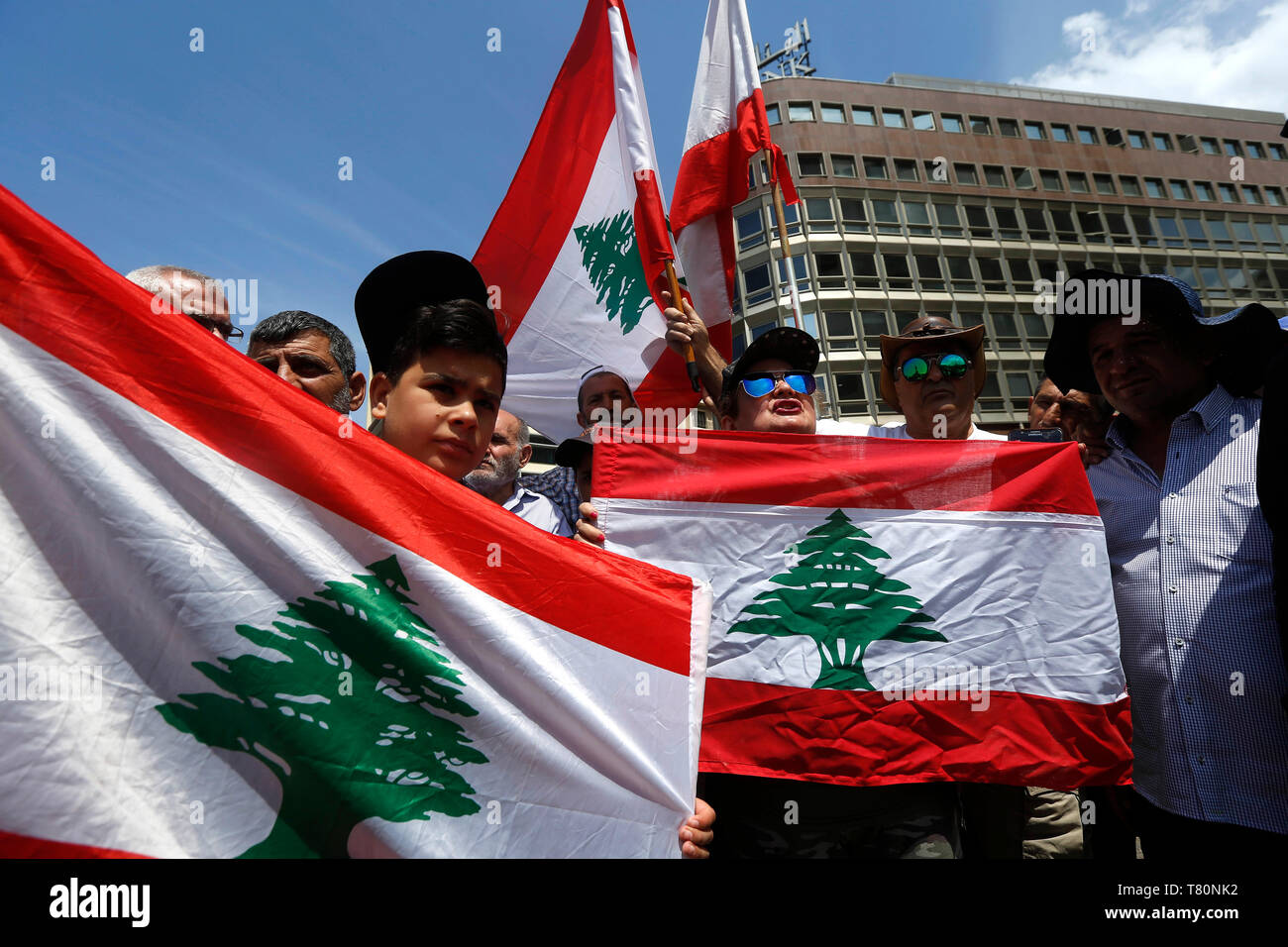 Beirut, Lebanon. 10th May, 2019. Lebanon's retired military and security officers protest against possible cuts on their retirement wages and benefits in the government's 2019 draft austerity budget in Beirut, Lebanon, May 10, 2019. Credit: Bilal Jawich/Xinhua/Alamy Live News Stock Photo