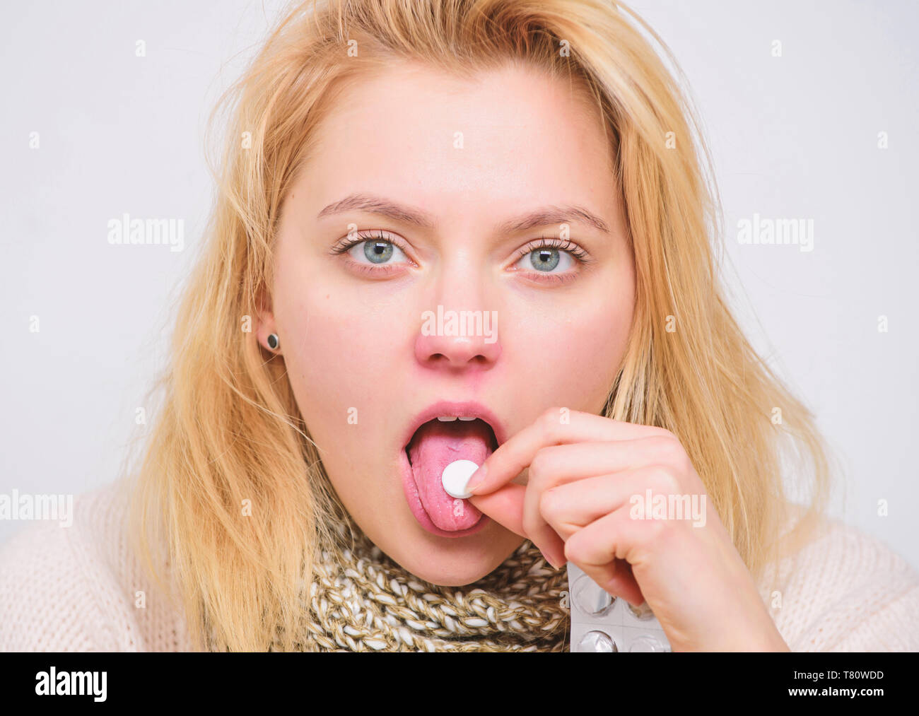 Swallow tablet hi-res stock photography and images - Page 3 - Alamy