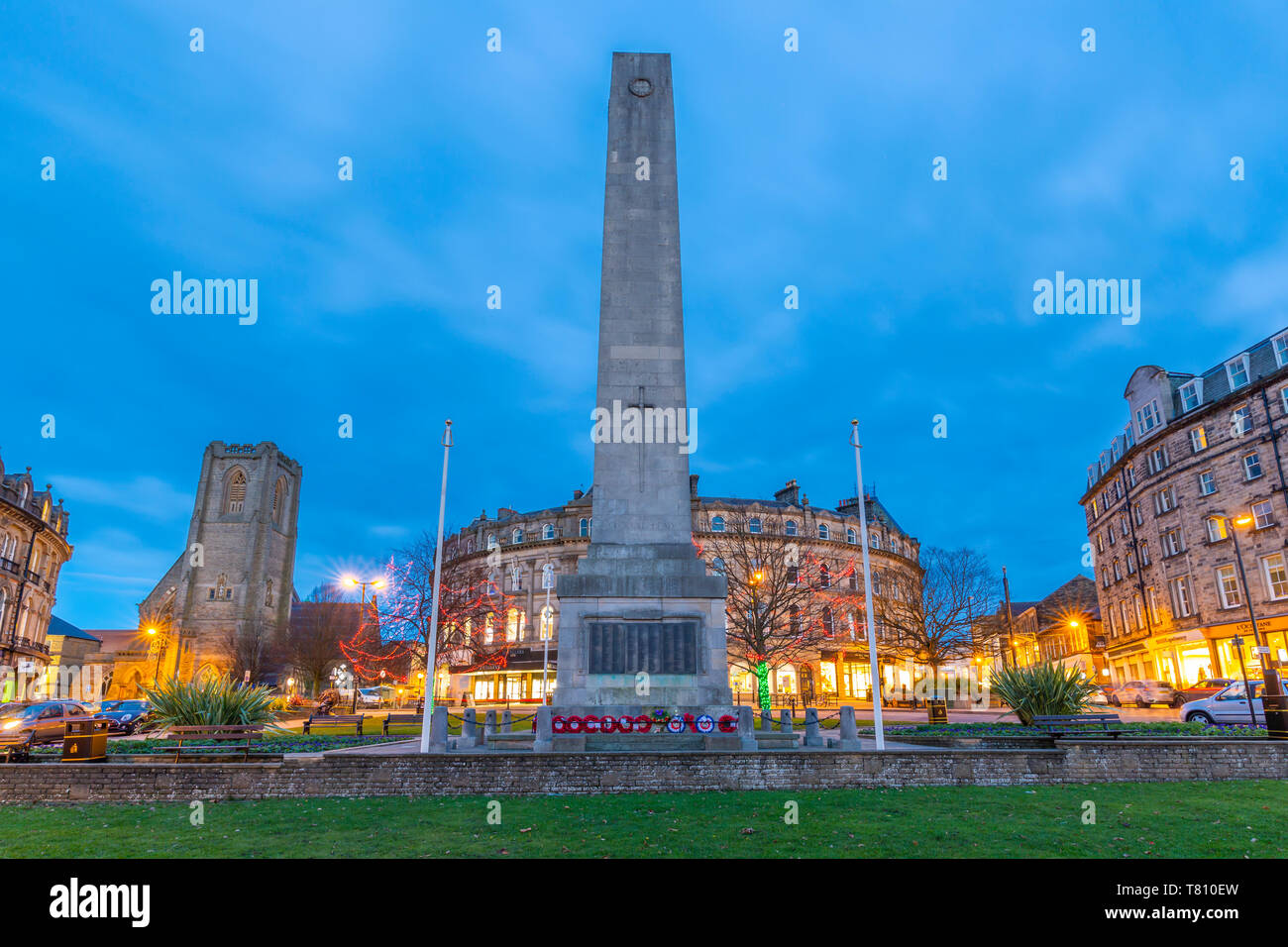 View of Cenotaph on Parliament Street at Christmas, Harrogate, North Yorkshire, England, United Kingdom, Europe Stock Photo