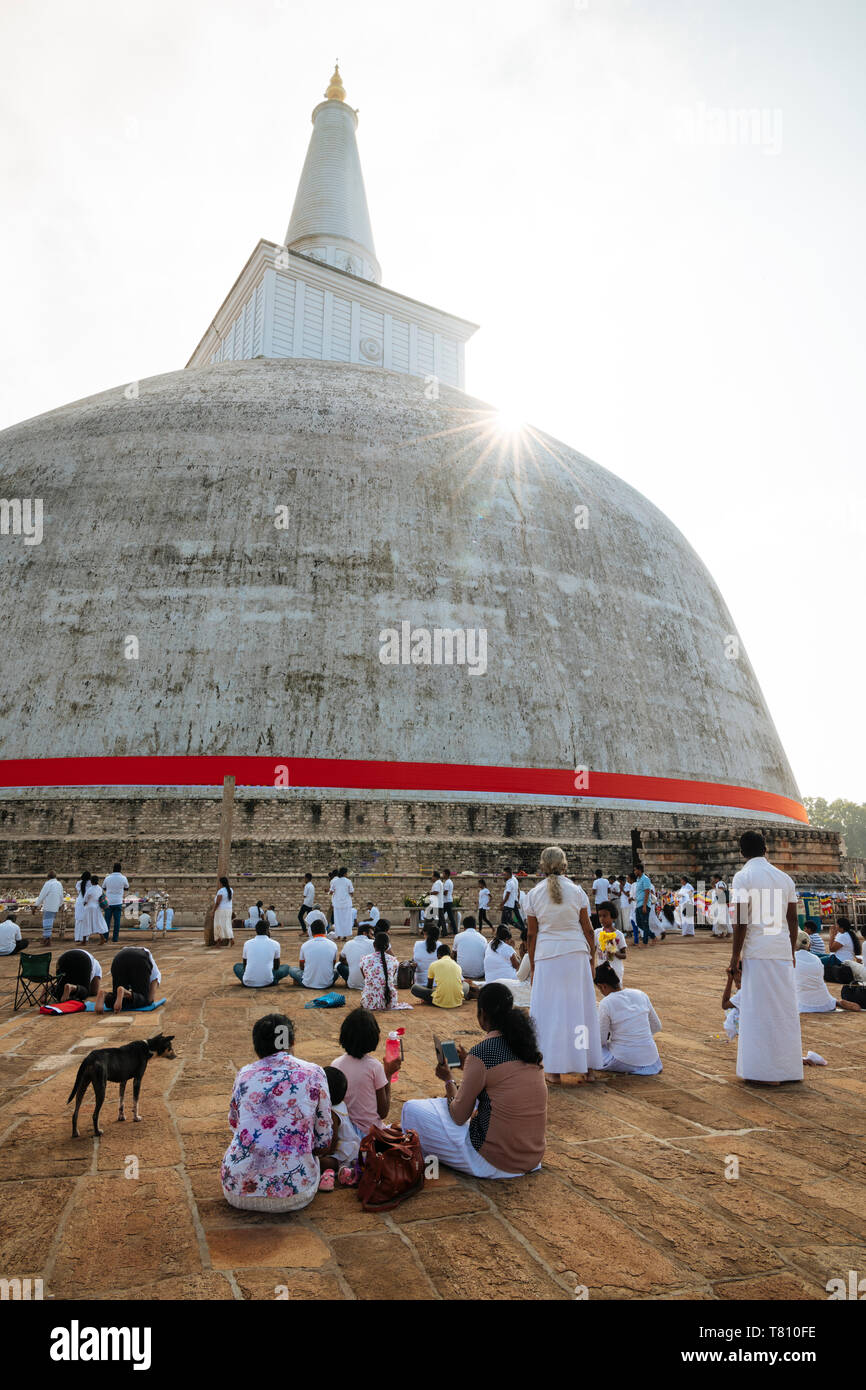 Ruwanweli Saya Dagoba (Golden Sand Stupa), Anuradhapura, UNESCO World Heritage Site, North Central Province, Sri Lanka, Asia Stock Photo