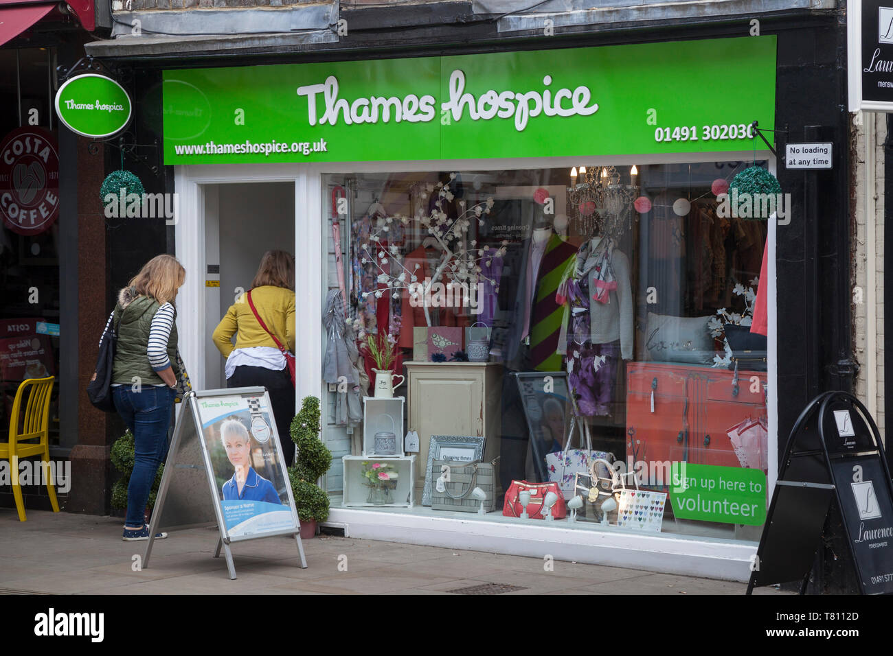 Charity shops on high street hires stock photography and images Alamy