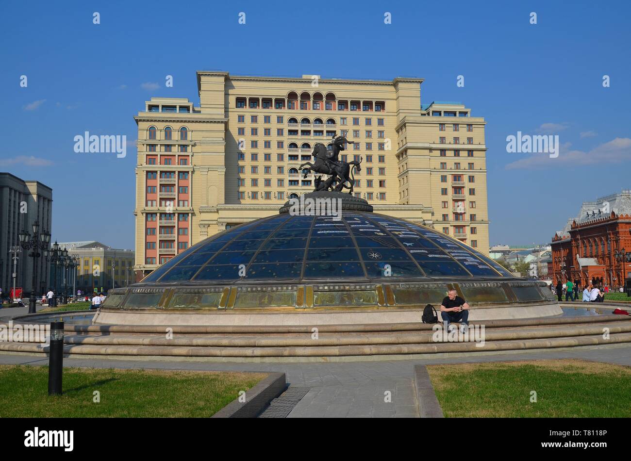 Moskau, Hauptstadt der Russischen Föderation: Hotelgebäude am Ochotny Rjad beim Kreml Stock Photo